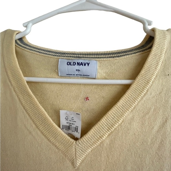 Old Navy Yellow Men’s Crew Neck Sweater • NWT • Size: XXL - Picture 3 of 6